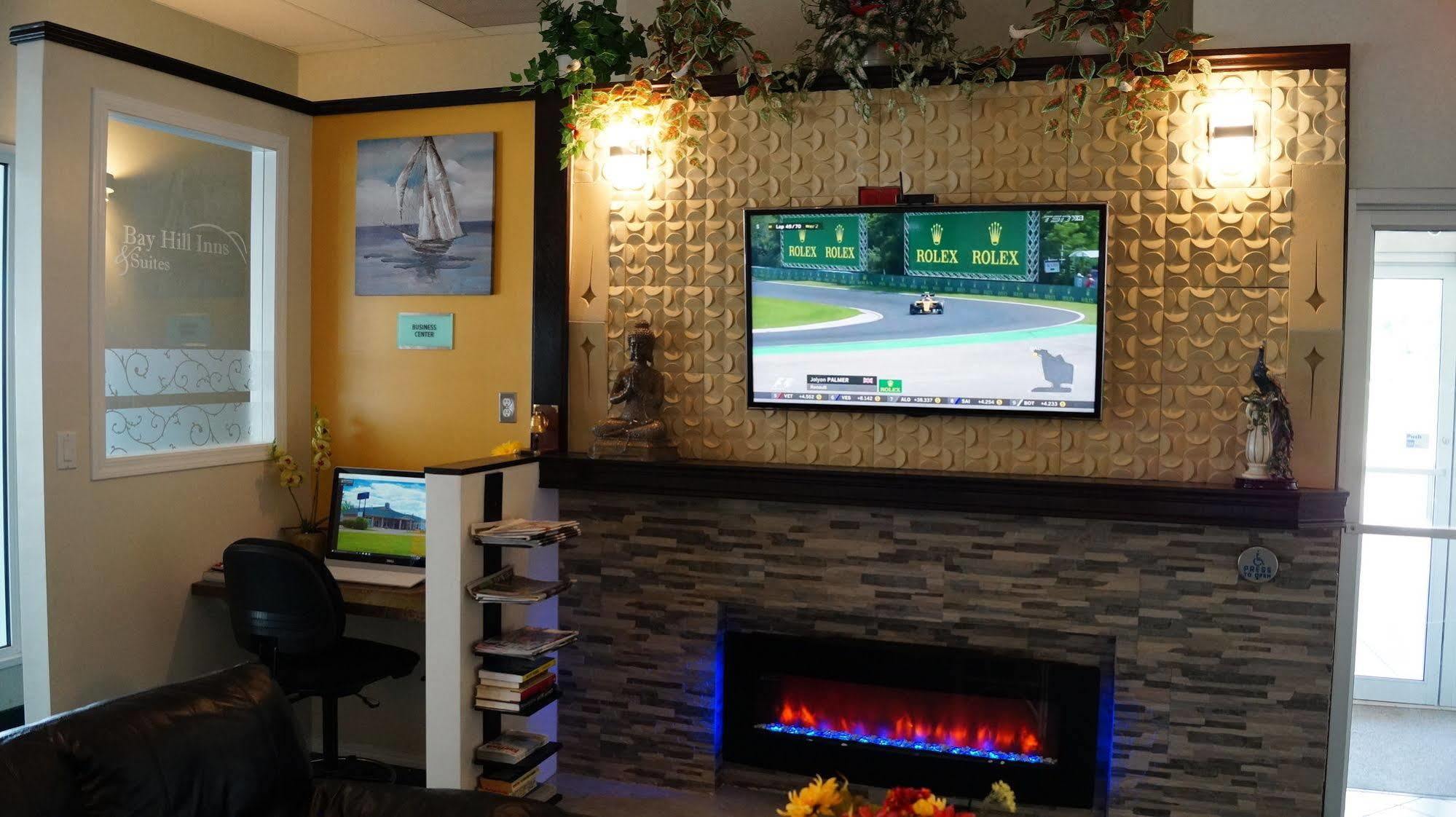 Bay Hill Inns & Suites Neepawa Exterior foto